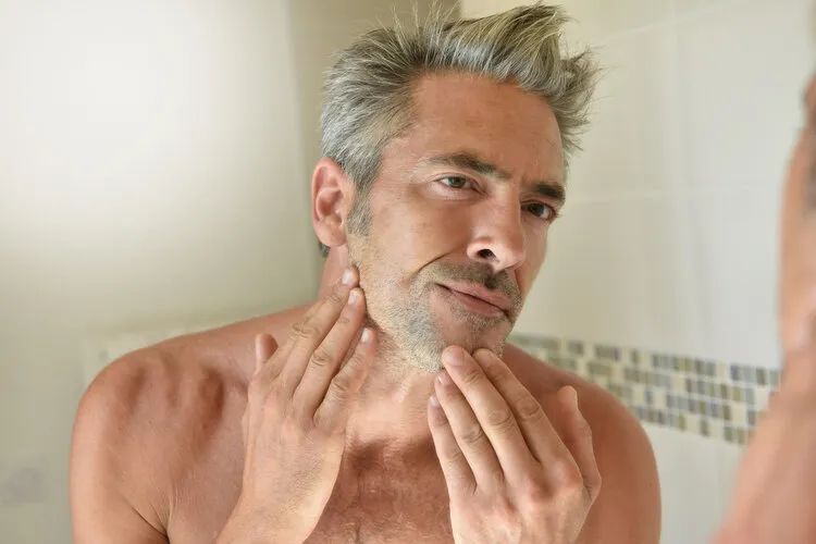 男性胡子长得快，暗示了什么？刮胡子频率高，寿命短？涨知识了